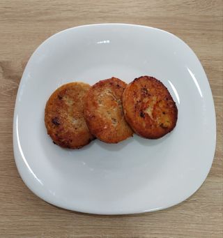 PLJESKAVICE PASTRMKE 250g