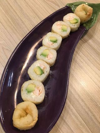 89. Sushi frito ebi (8 piezas)