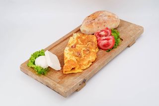 Omlet sa austrijskom kobasicom