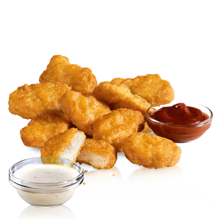 9 CHICKEN MCNUGGETS BUCATI DE PUI, 2 SOSURI 161G