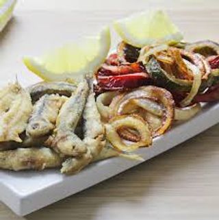 Plato Combinado De Boquerones Fritos