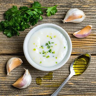 Добавка чеснов сос