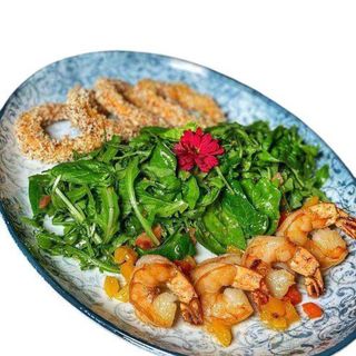 Салат з королівськими креветками(280)