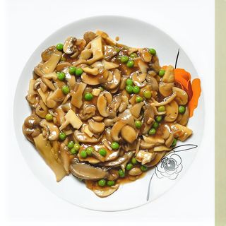 Ciuperci si muguri de bambus