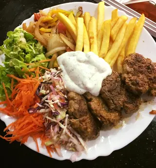 Piatto köfte kebap piccolo