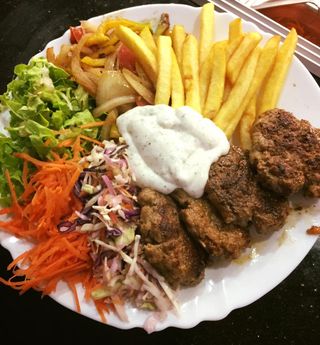 Piatto köfte kebap grande
