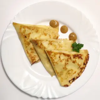 Млинці з курятиною та ананасом (140г)