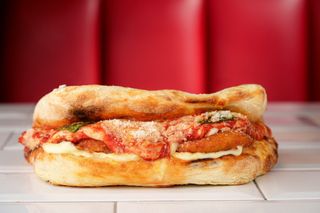 Flat bread sendvič Chicken Parm 450gr