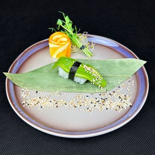 Nigiri awokado z sezamem 1szt.