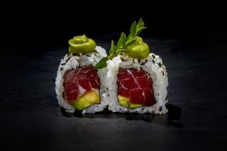 Uramaki tonno avocado - 4 pezzi