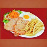 Lomo Adobado, Croquetas,Huevo,Patatas y ensalada