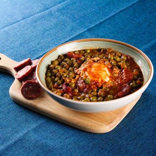 Ervilhas com Ovos  , acompanhamento arroz e salada