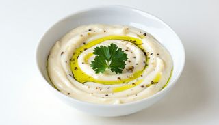 Mujdei de usturoi crema