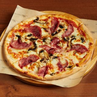 Пицца с ветчиной с грибами 