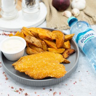 Chicken snitzel,apa plata