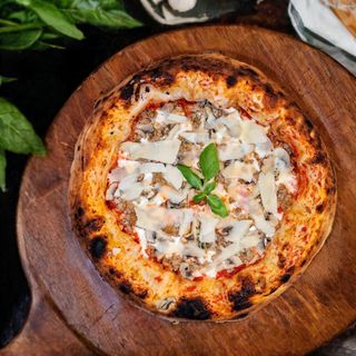 Salsiccia, funghi e grana