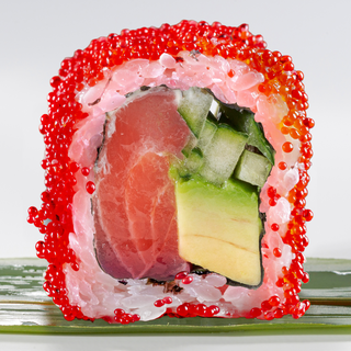 Каліфорнія з лососем с\с в ікрі (230г\320г)