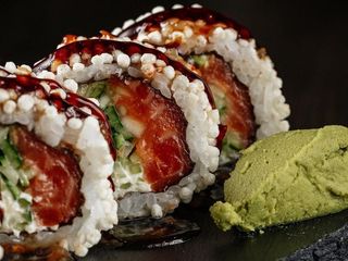 Felix із лососем та авокадо (330g)