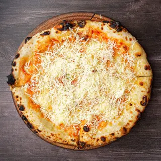 Pizza Quattro Formaggi 32cm + Coca Cola 0,5l