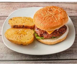 Hamburguesa con patata asada