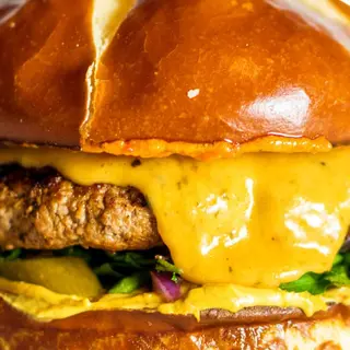 Memphis burger + pomfrit + Coca-Cola
