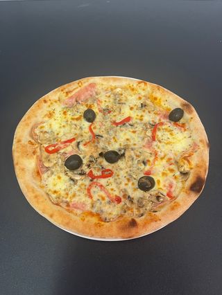 Pizza Capricioasa Ø 32cm