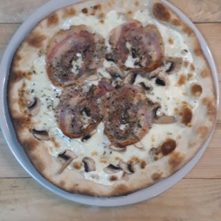 Pizza Carbonara 28 cm.