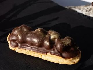 Еклер карамель -фундук