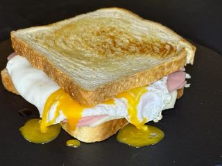 Sándwich 2 (Cubano) + patatas fritas 