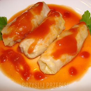 Gołąbki z sosem pomidorowym 2 szt