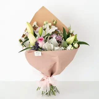 Ramo de flor variada en rosa