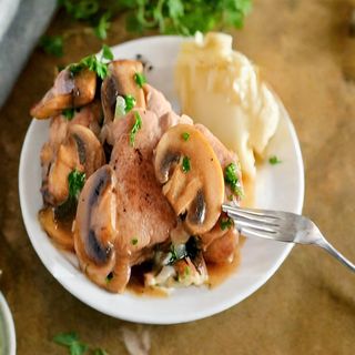 232. Cerdo Con Champiñones