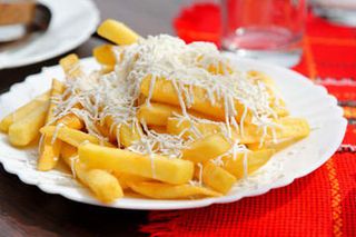 пържени картофи със сирене