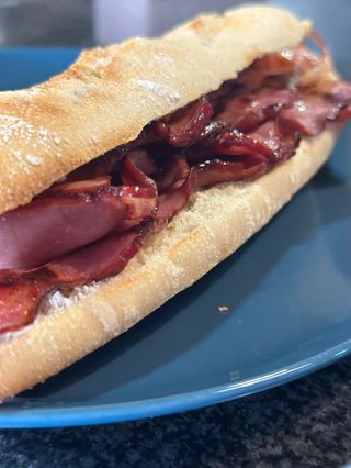 Baguette De Bacon Y Queso