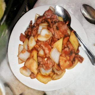 Cerdo Con Bambú Y Setas Chinas