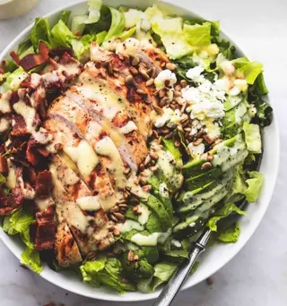 Ensalada de Pollo y Mostaza-Miel
