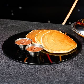 Cosmic Pancakes sa Nutellom