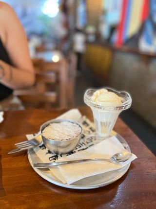 Molten Chocolate Cake (Served With Ice-Cream)