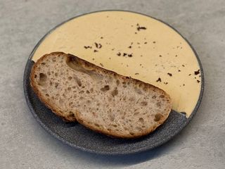 Збите місо-масло з білими грибами та мальдонською сіллю, 100 г