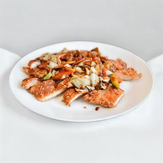 Hrskava piletina sa susamom i sosom od povrća