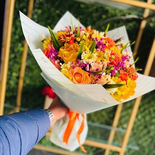 Bouquet de fleurs multicolores 