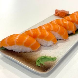 Nigiri de salmón (6 uds)