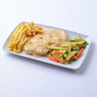 Escalope de ternera con salsa d champiñones 