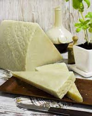 Pecorino Romano (cena za 200 gr 20,90 PLN)
