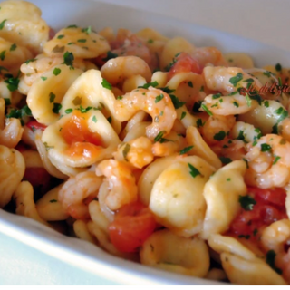 Orecchiette vongole, gamberi e pomodorini 