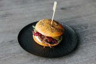 BURGER SZARPANY