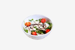 Salatã de rucola, roşii cherry şi grana