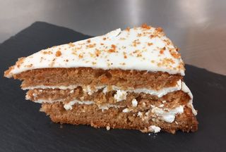 Porción de Tarta de Zanahoria