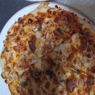 Pizza cu piept de pui