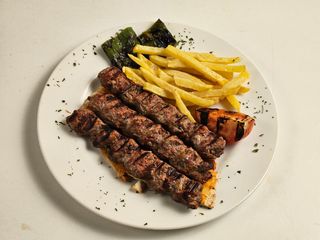 Plato de Pinchos De Kofta